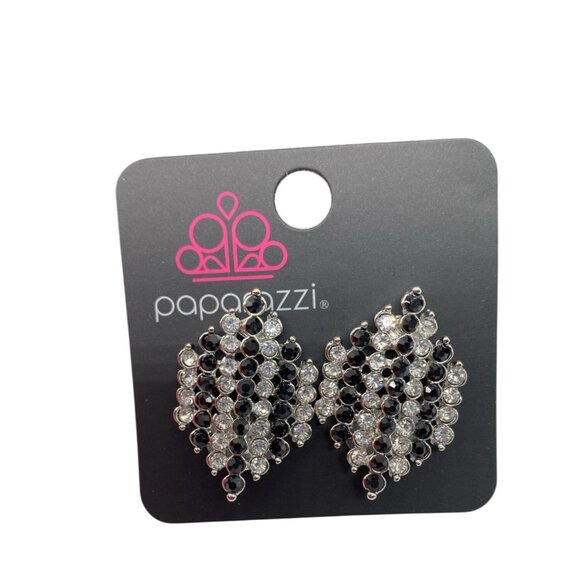 Paparazzi Jewelry Women's Vegas Vega Black Clip-On Earrings Lead & Nickel Free - Picture 1 of 5